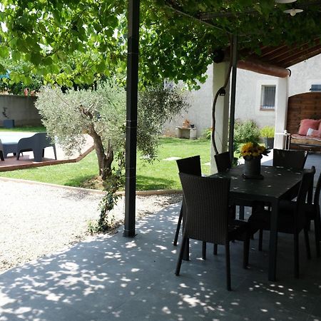 Très jolie location vacances climatisée, 6 personnes proche des Baux de Provence, située au coeur des Alpilles à Mouriès, LS1-312 Clarta Esterno foto