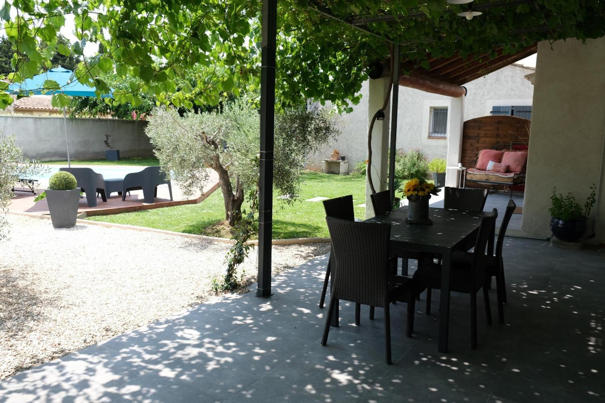 Très jolie location vacances climatisée, 6 personnes proche des Baux de Provence, située au coeur des Alpilles à Mouriès, LS1-312 Clarta Esterno foto