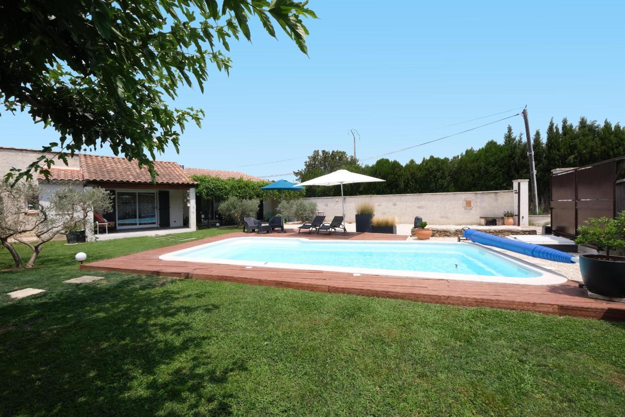 Très jolie location vacances climatisée, 6 personnes proche des Baux de Provence, située au coeur des Alpilles à Mouriès, LS1-312 Clarta Esterno foto